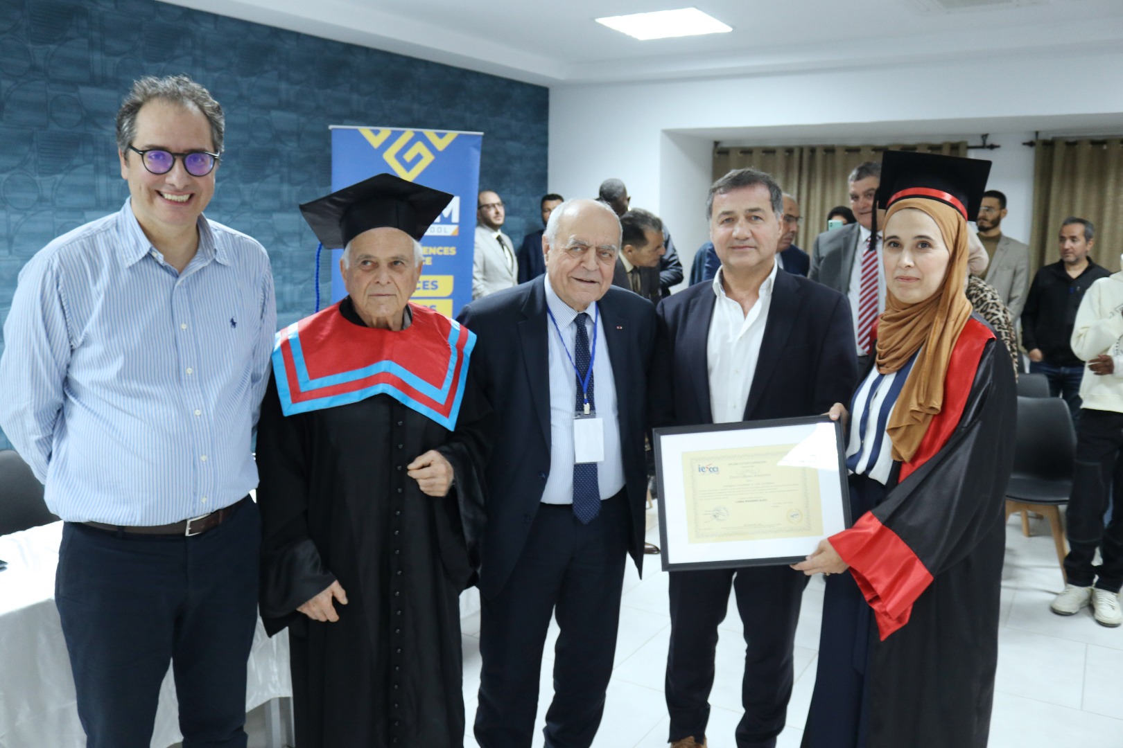 Remise du diplôme Doctorate DBA Alain Juillet Henri DOU Aladdin BIJO